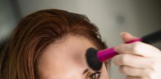 Come scegliere il fondotinta in base al tuo tipo di pelle Tipi di fondotinta per il make up